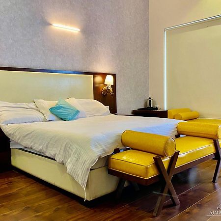 Mountain Trails Hotel Ooty Buitenkant foto